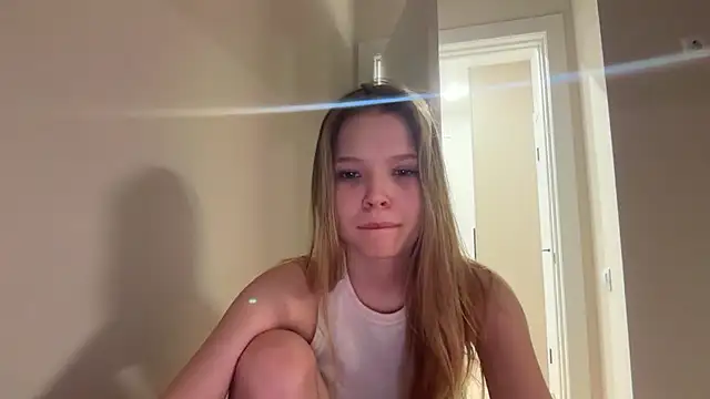 Snapshot of CandysRose chatting on 27, 4, 2026 CandysRose online show from 27, 4, 2026