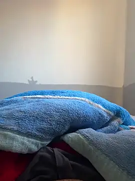 herinhos38 online show from 24, 9, 2025