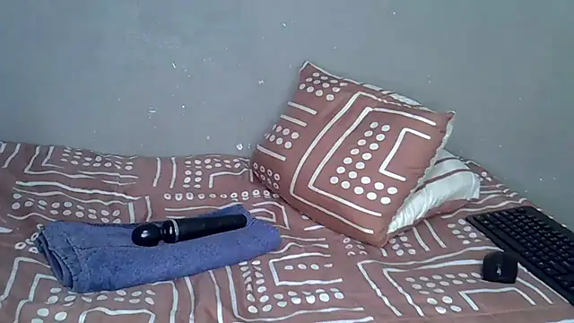 Bellabootie online show from 4, 12, 2025