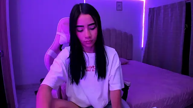 ISABELFORYOU1 online show from 6, 10, 2025