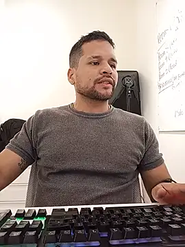 LucasGaeel online show from 17, 7, 2026