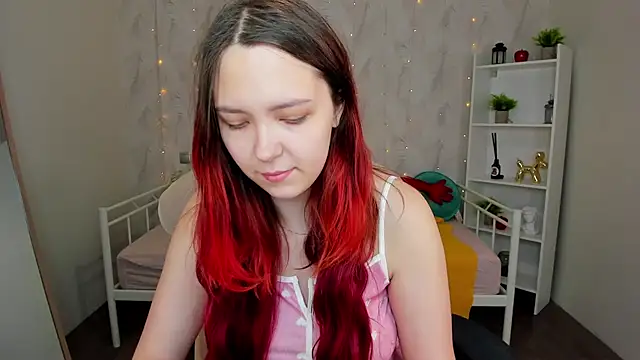 Monica  Queen online show from 18, 11, 2025