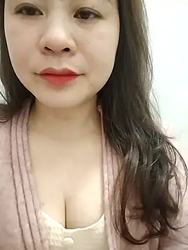 Girl Shy2000 online show from 13, 2, 2026