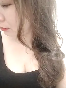 Girl Shy2000 online show from 19, 4, 2026