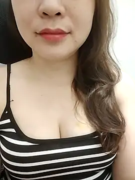 Girl Shy2000 online show from 22, 4, 2026