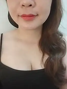 Girl Shy2000 online show from 3, 6, 2026