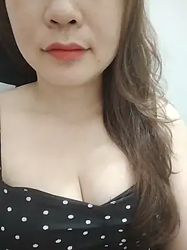 Girl Shy2000 online show from 5, 6, 2026