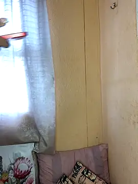 Snapshot of Caramel102004 chatting on 3, 11, 2025 Caramel102004 online show from 3, 11, 2025