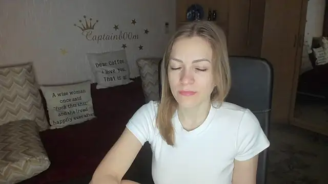 Tiffany Bates online show from 5, 12, 2025