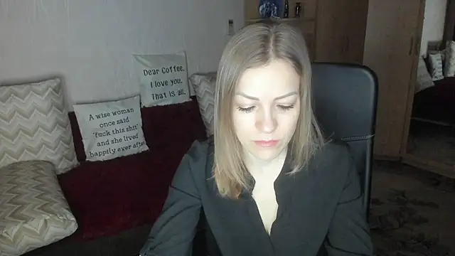 Tiffany Bates online show from 4, 2, 2026