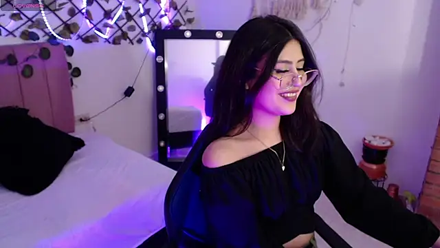 isa bunny18 online show from 3, 11, 2025