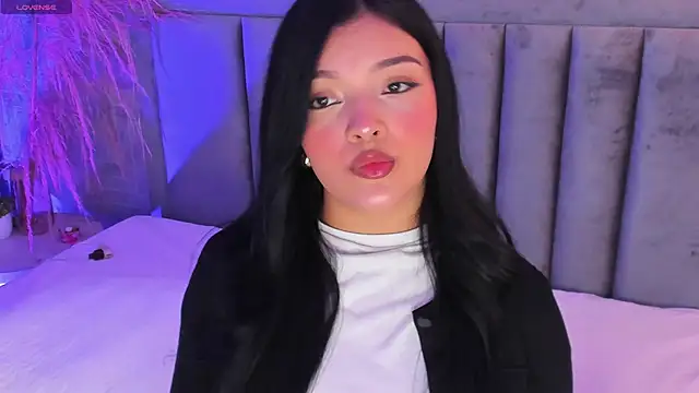 EmmaBlossom online show from 3, 10, 2025