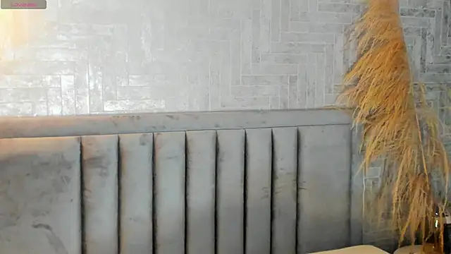 EmmaBlossom online show from 4, 10, 2025