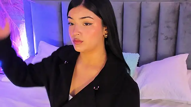 EmmaBlossom online show from 14, 11, 2025