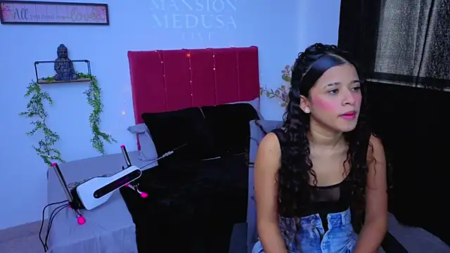 pequitasmedusa9 online show from 4, 10, 2025