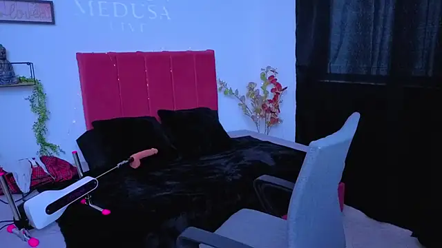 pequitasmedusa9 online show from 7, 10, 2025