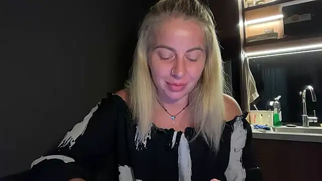 Snapshot of Miravynn chatting on 24, 2, 2026 Miravynn online show from 24, 2, 2026