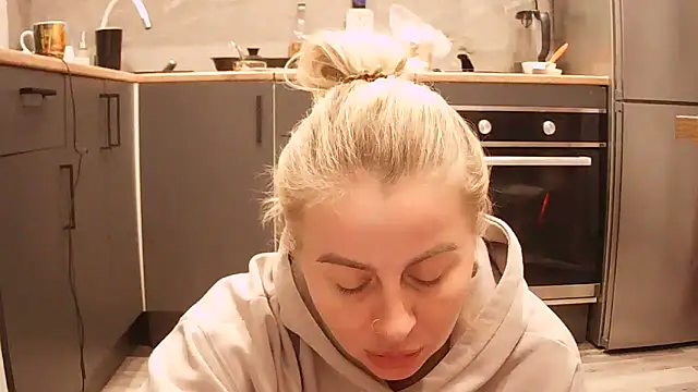 Snapshot of Miravynn chatting on 29, 3, 2026 Miravynn online show from 29, 3, 2026