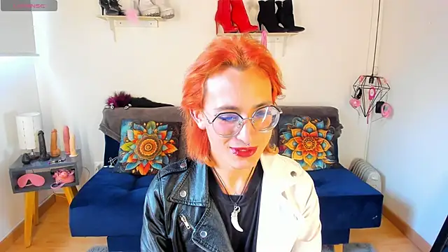 Snapshot of Moon_Fox chatting on 2, 11, 2025 Moon Fox online show from 2, 11, 2025