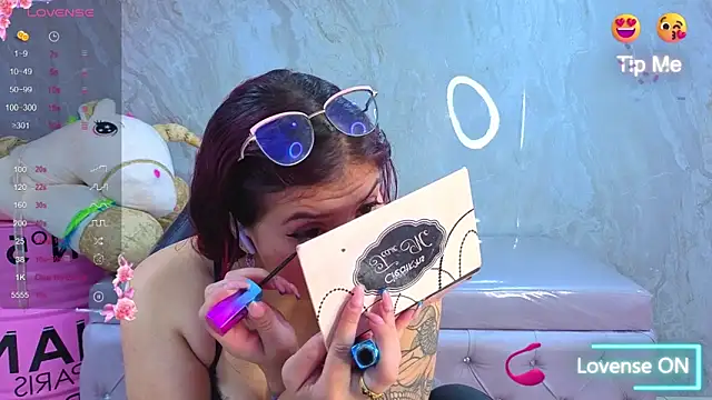 Snapshot of draviana_a_ chatting on 4, 3, 2026 draviana a online show from 4, 3, 2026