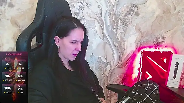 Irwi Tomboy online show from 26, 4, 2026