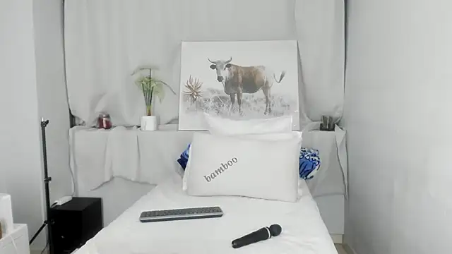 ConnieSmall24 online show from 6, 10, 2025