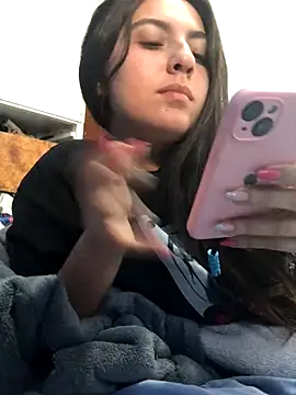 Snapshot of larj021bb chatting on 10, 11, 2025 larj021bb online show from 10, 11, 2025