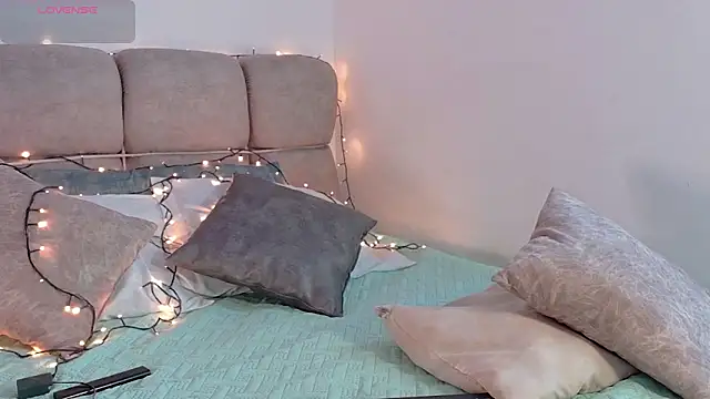 Dania Oconor online show from 27, 4, 2026