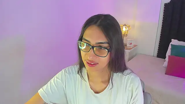 Snapshot of cherrylady_02 chatting on 12, 10, 2025 cherrylady 02 online show from 12, 10, 2025