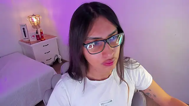 Snapshot of cherrylady_02 chatting on 23, 10, 2025 cherrylady 02 online show from 23, 10, 2025