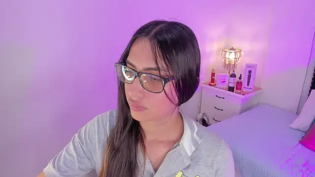 Snapshot of cherrylady_02 chatting on 22, 11, 2025 cherrylady 02 online show from 22, 11, 2025