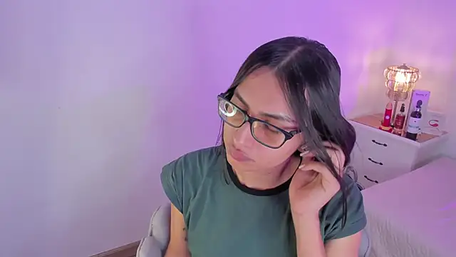 Snapshot of cherrylady_02 chatting on 25, 11, 2025 cherrylady 02 online show from 25, 11, 2025