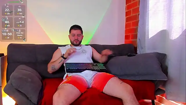 Snapshot of TomSloam chatting on 19, 10, 2025 TomSloam online show from 19, 10, 2025