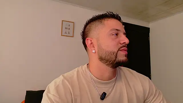 Snapshot of TomSloam chatting on 28, 11, 2025 TomSloam online show from 28, 11, 2025