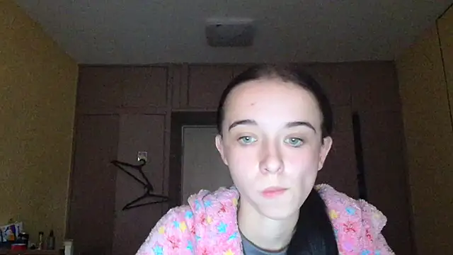 Emilia Light online show from 13, 10, 2025