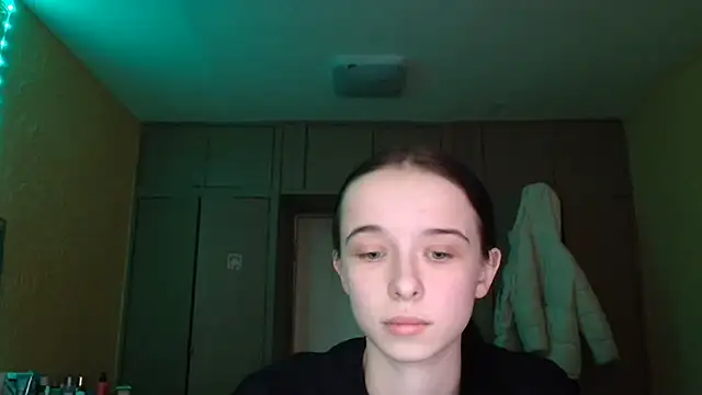 Emilia Light online show from 13, 2, 2026