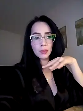 Snapshot of YaraDuartee chatting on 17, 10, 2025 YaraDuartee online show from 17, 10, 2025