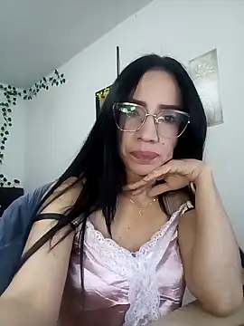 Snapshot of YaraDuartee chatting on 2, 11, 2025 YaraDuartee online show from 2, 11, 2025