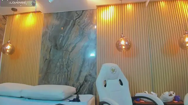 beca winn online show from 5, 3, 2026