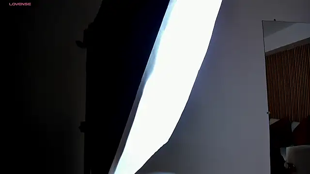 Caroline Millerr online show from 29, 11, 2025