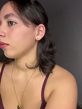 Capricho 01 online show from 23, 3, 2026