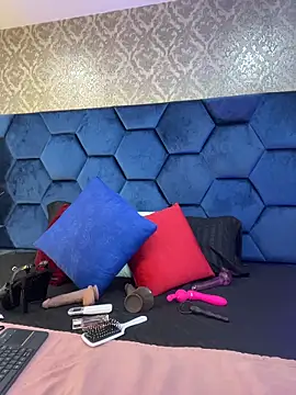 Angelina Roa online show from 24, 4, 2026