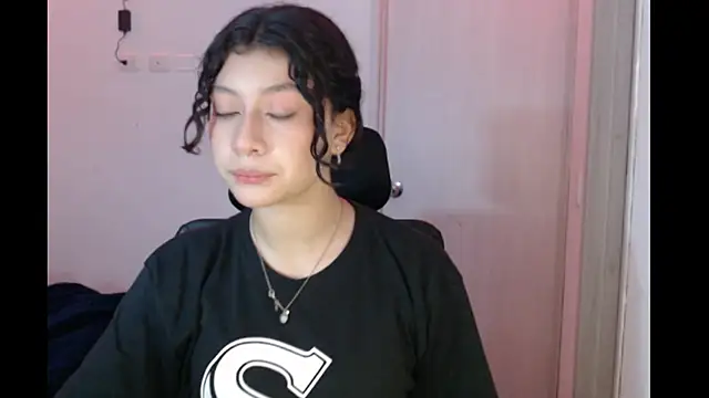 Snapshot of Ivonnybonn chatting on 20, 11, 2025 Ivonnybonn online show from 20, 11, 2025