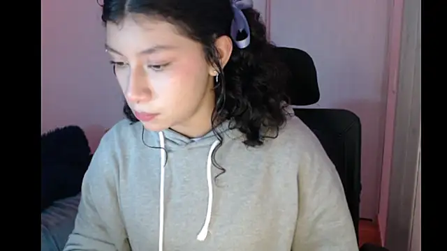 Snapshot of Ivonnybonn chatting on 21, 11, 2025 Ivonnybonn online show from 21, 11, 2025