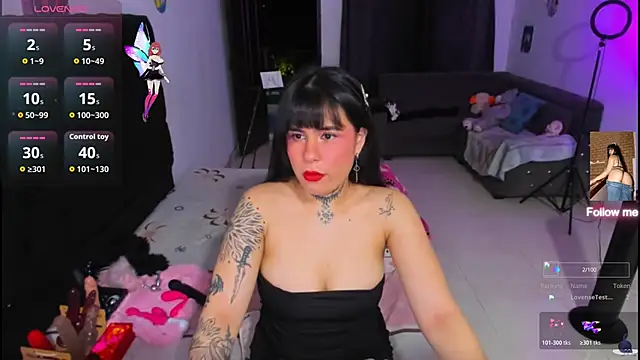 Snapshot of Moonnudexxx chatting on 11, 11, 2025 Moonnudexxx online show from 11, 11, 2025