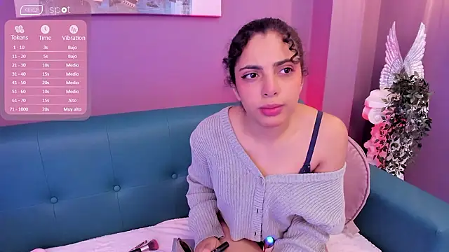 Snapshot of Alessiia__ chatting on 6, 2, 2026 Alessiia online show from 6, 2, 2026