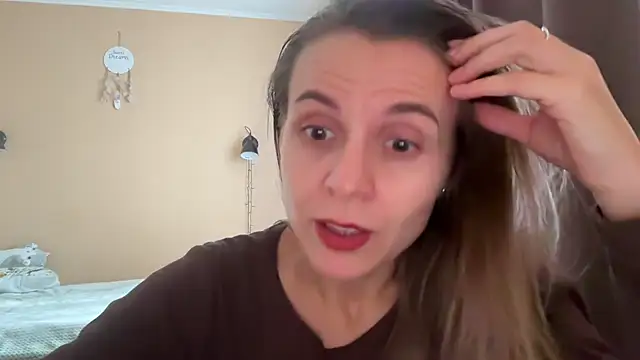 AnnieLove7722 online show from 6, 10, 2025