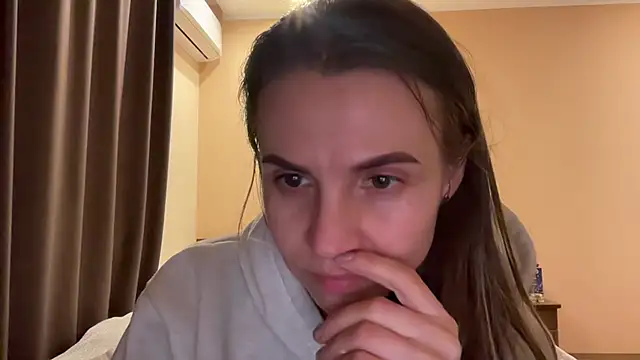 AnnieLove7722 online show from 13, 1, 2026