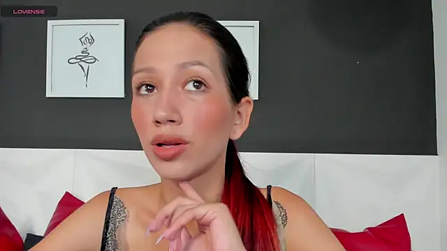 Snapshot of sofi_laane chatting on 22, 11, 2025 sofi laane online show from 22, 11, 2025