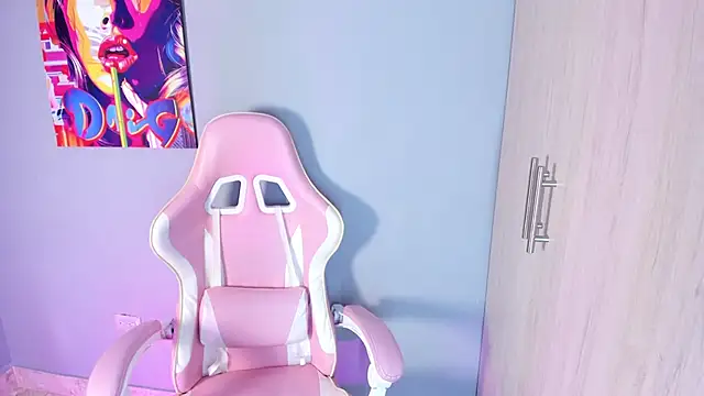 Snapshot of Athenea__fox chatting on 2, 12, 2025 Athenea fox online show from 2, 12, 2025